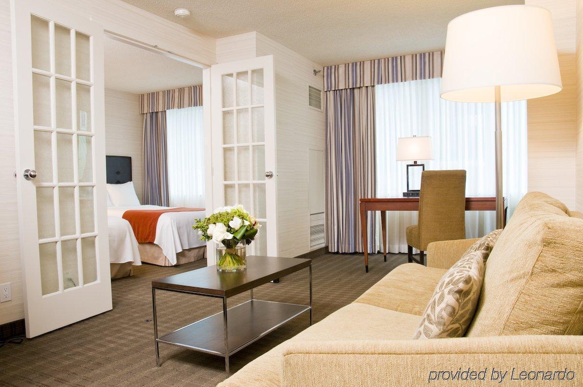 Cambridge Suites Toronto Exterior photo