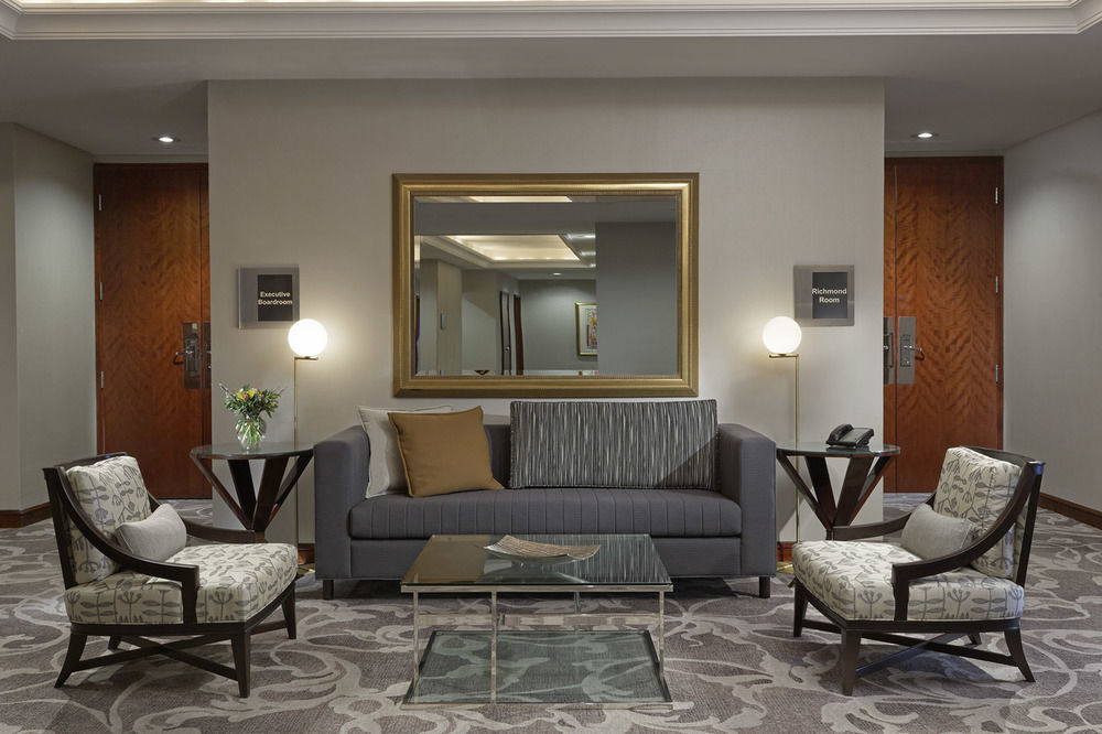 Cambridge Suites Toronto Exterior photo